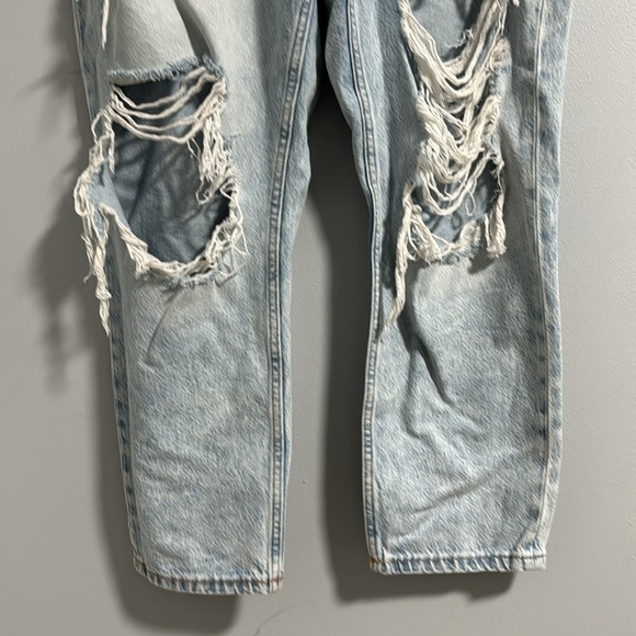 Aeropostale light wash distressed mom jeans - Picture 4 of 8